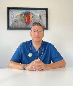 Dr. Carlos Echeverria